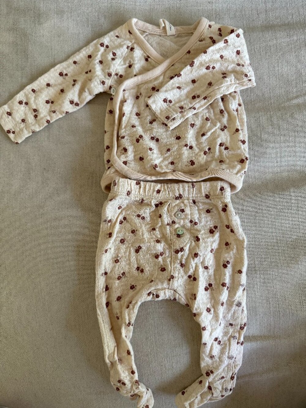 Quincy Mae long sleeve and footed pants